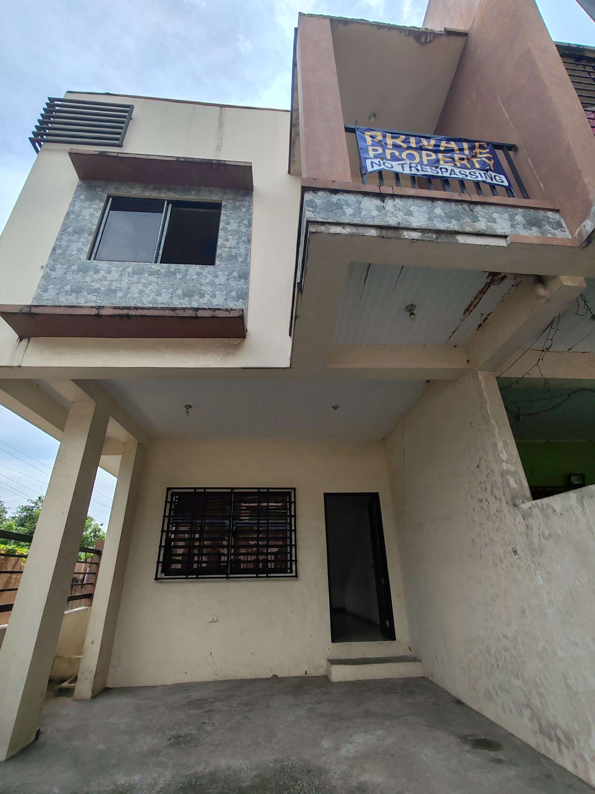 Lakandula St., Violeta Residences